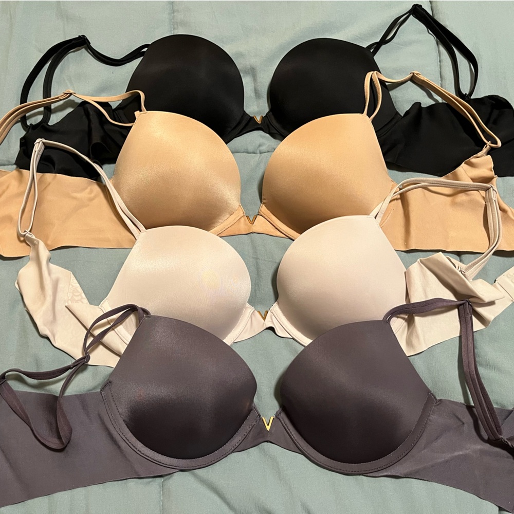 Victoria Secret- ONLY Gray and Lavender are available
Push up 32C